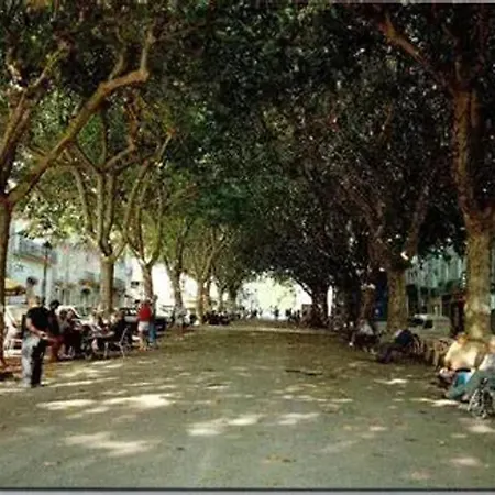 Moderne A Montagnac-montpezat - 32 M² Tranquille