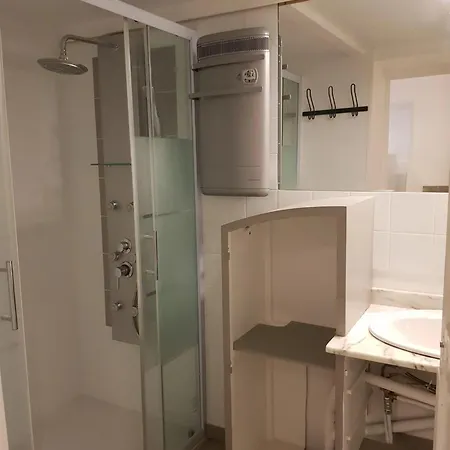 Moderne à Montagnac-montpezat - 32 M² Tranquille