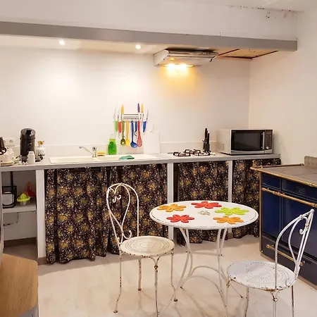 Moderne A Montagnac-montpezat - 32 M² Tranquille شقة