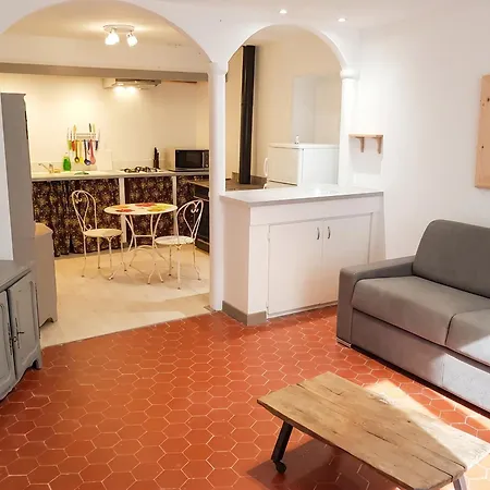Moderne à Montagnac-montpezat - 32 M² Tranquille *