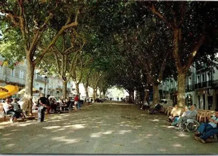 Moderne A Montagnac-montpezat - 32 M² Tranquille